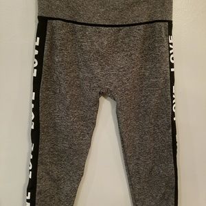Love stretchy Capri workout pants